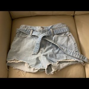 Abercrombie & Fitch Light Blue Wash Jean Shorts Belt 31 Wms